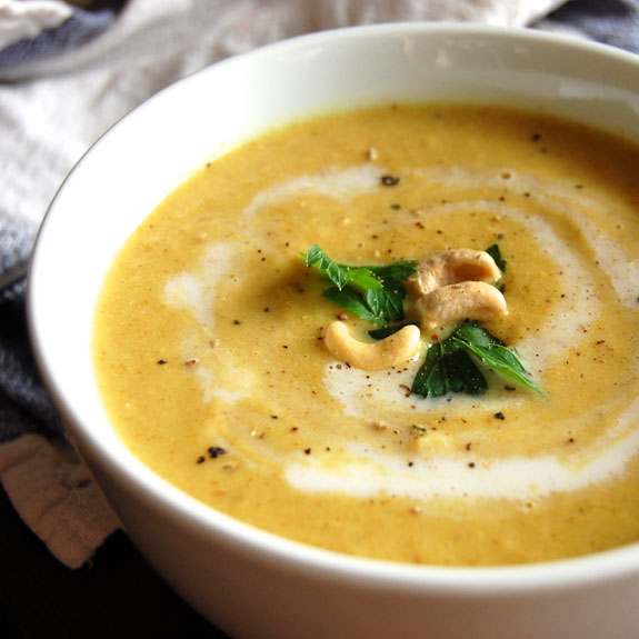 How to Make Curried Paleo Cauliflower Soup | Paleo Grubs