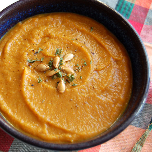 Worldâs Best Roasted Butternut Squash Soup- this soup is my favorite! Perfect for a cold day.