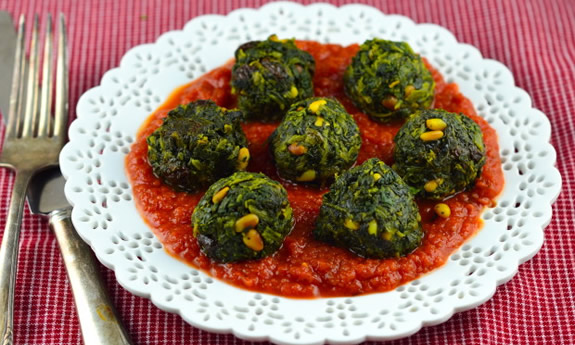 Spinach Balls in Spicy Tomato Sauce