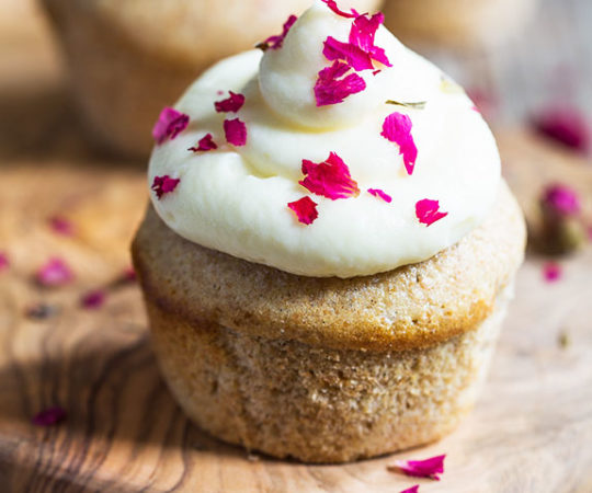 Finally, a cupcake that is good for you and tastes as great as it looks. These vanilla cupcakes use real vanilla seeds for all-natural flavor and no post-cupcake guilt.