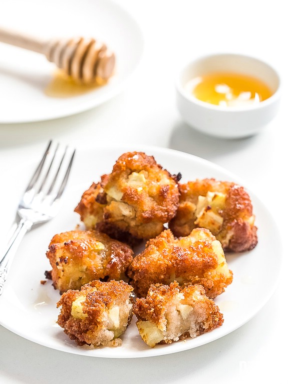 We’ve gone and done it: healthy oven-baked apple fritters you’ve got to try to believe. With such a rich taste you’d swear they’re fried like the original.