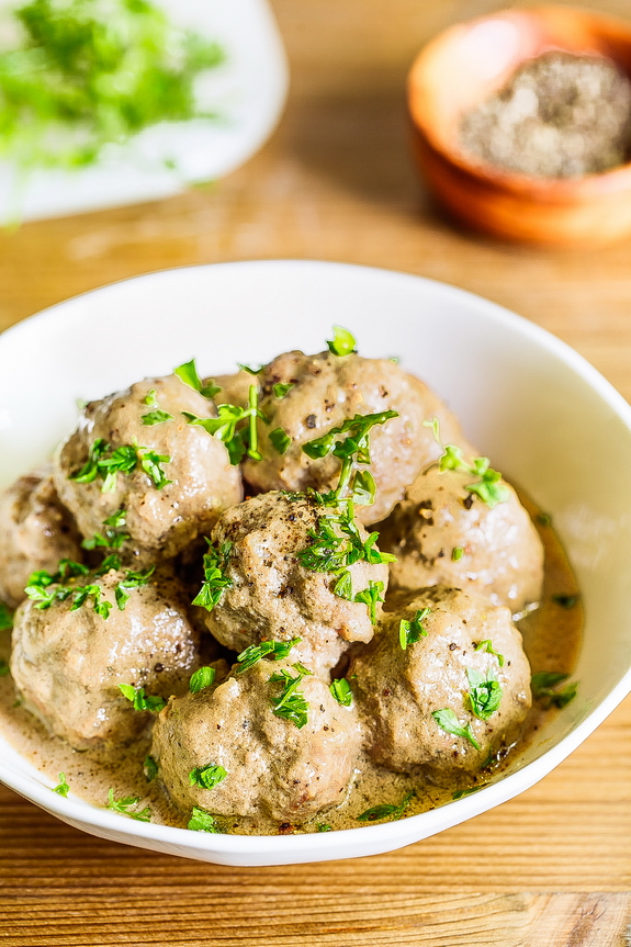 Crock pot Swedish Meatballs - slow cooker swedish meatballs