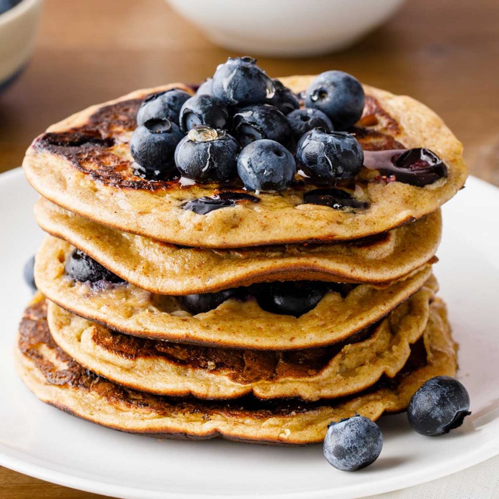 Homemade Flourless Blueberry Banana Pancakes - Paleo Grubs