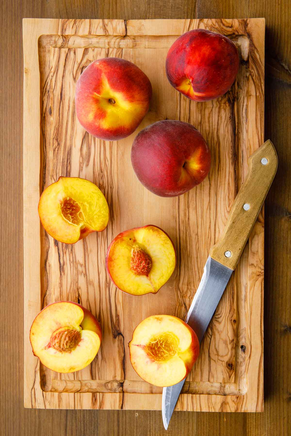 cutting the peaches