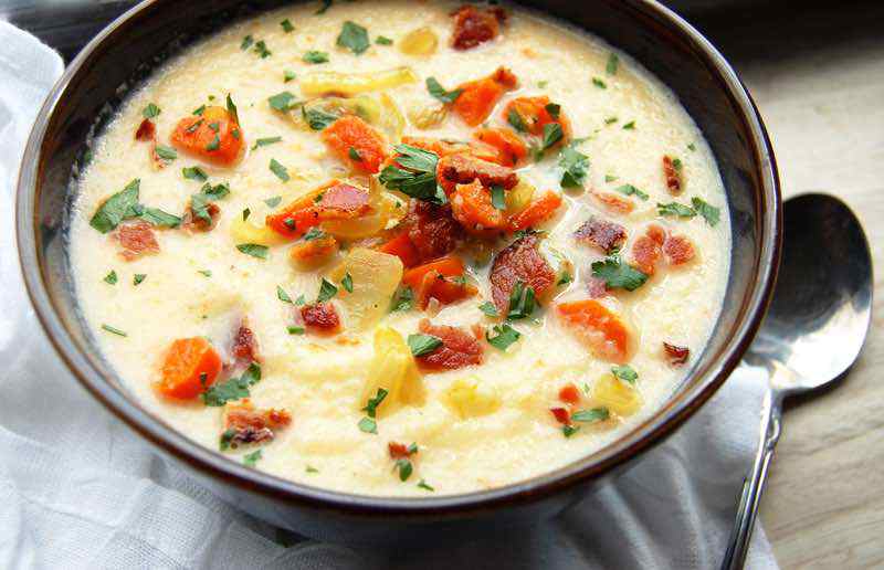 Paleo Cauliflower Chowder