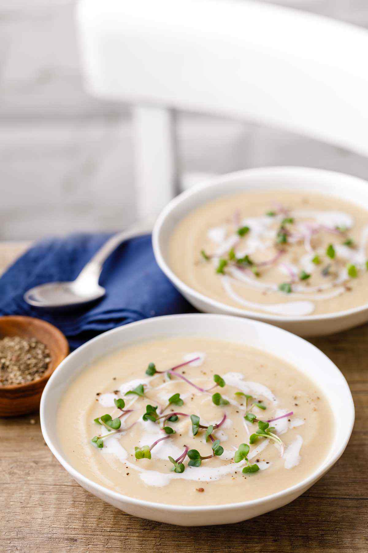 Paleo Crockpot Cauliflower Soup