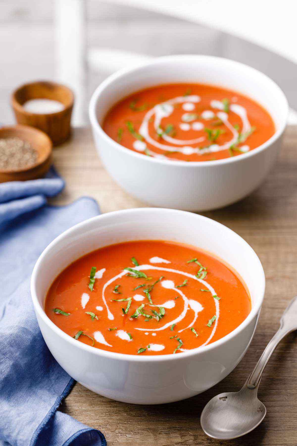 Paleo Crockpot Tomato Basil Soup