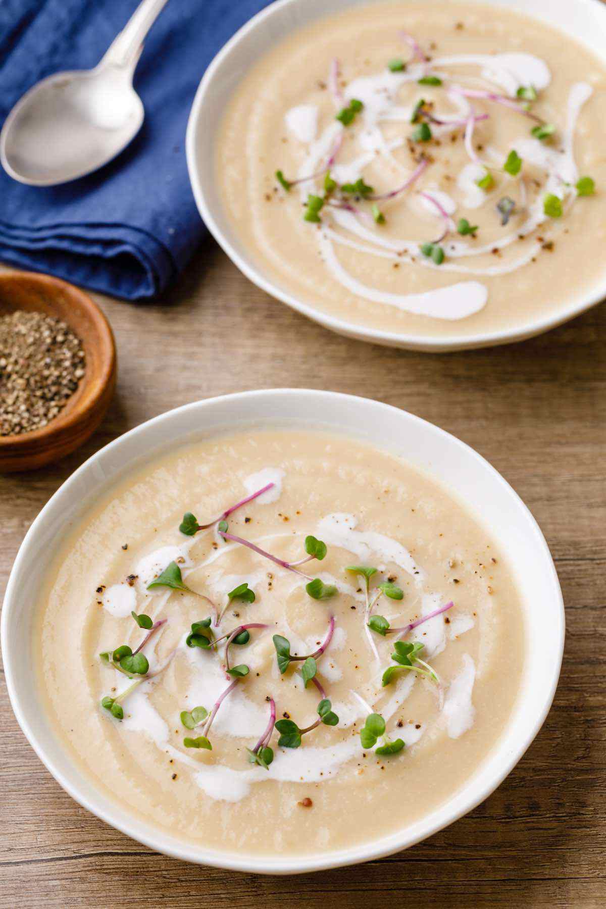 Paleo Crockpot Cauliflower Soup