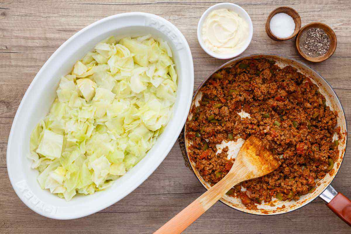 Low Carb Ground Beef and Cabbage Paleo Casserole