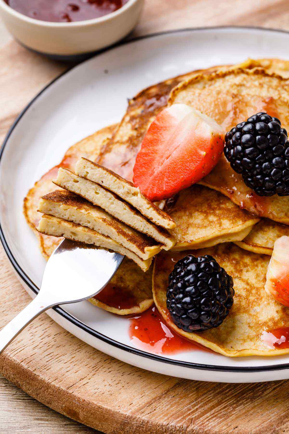 2-Ingredient Paleo Banana Egg Pancakes