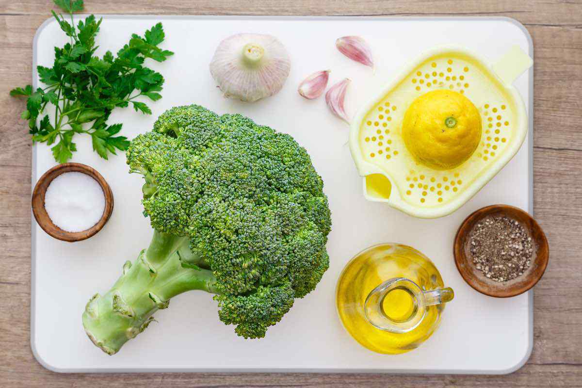 5-Ingredient Garlic Roasted Broccoli Rice