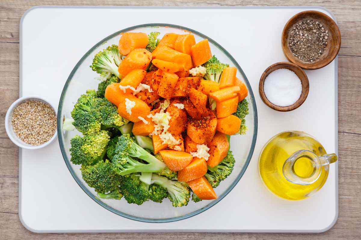 Garlic Roasted Broccoli and Carrots