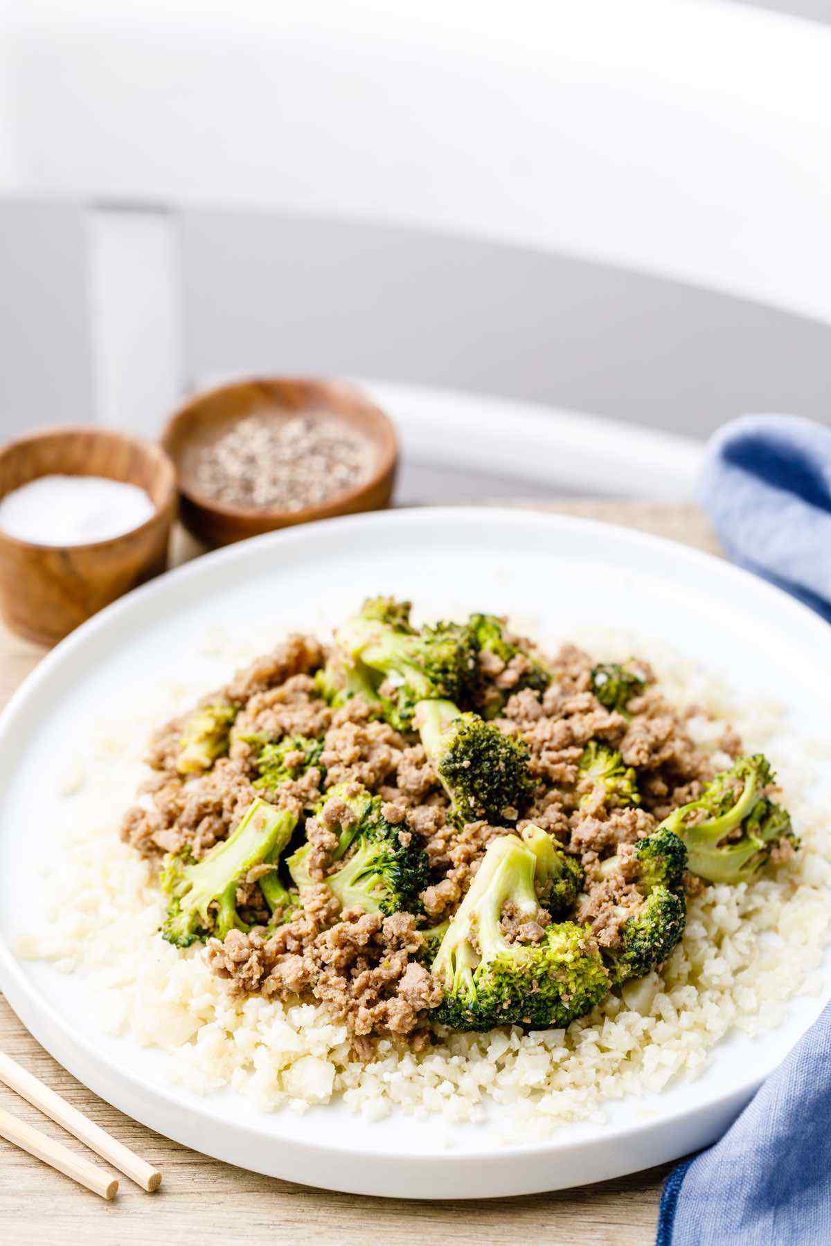 Easy 5-Ingredient Paleo Ground Beef Stir Fry with Cauliflower Rice ...