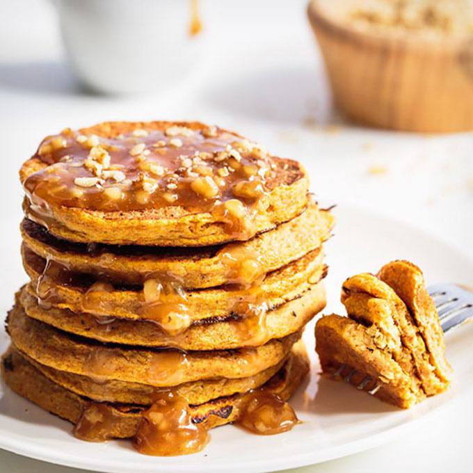 3-Ingredient Paleo Pumpkin Pancakes with Caramel Sauce