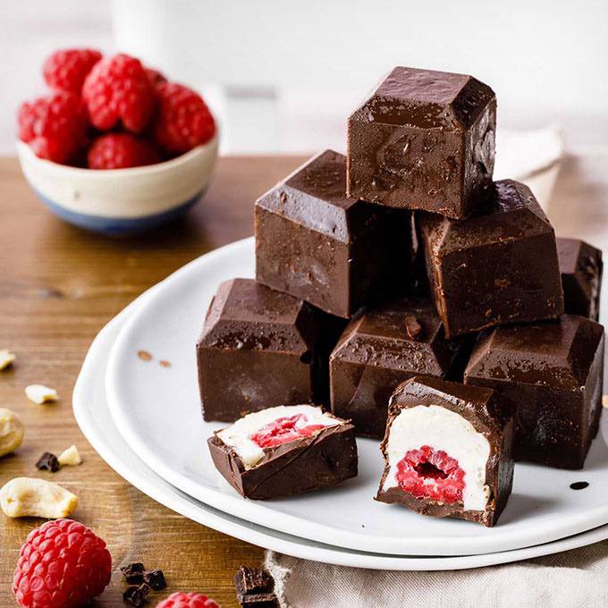 No Bake Chocolate Raspberry Cheesecake Bites