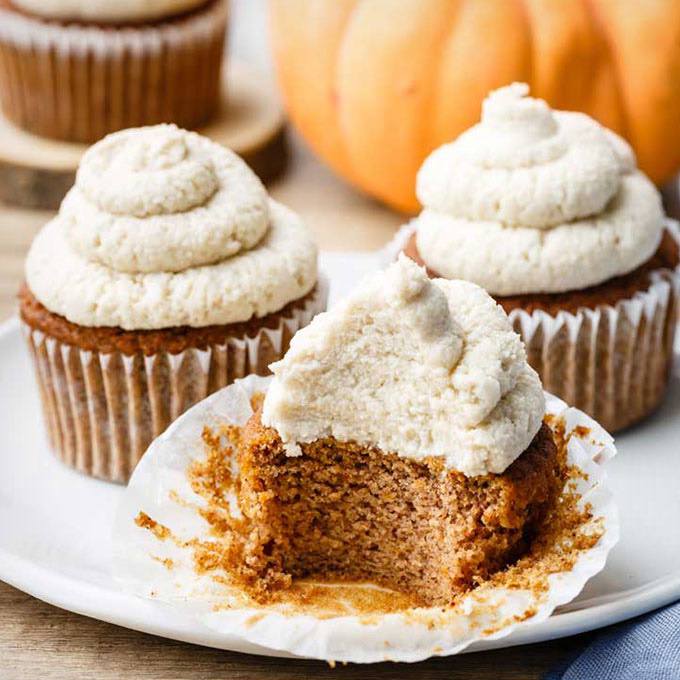 Pumpkin Paleo Cupcakes with Maple Syrup Frosting