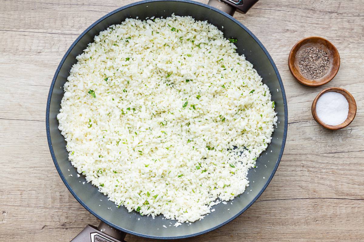 cilantro cauliflower rice chicken bowl