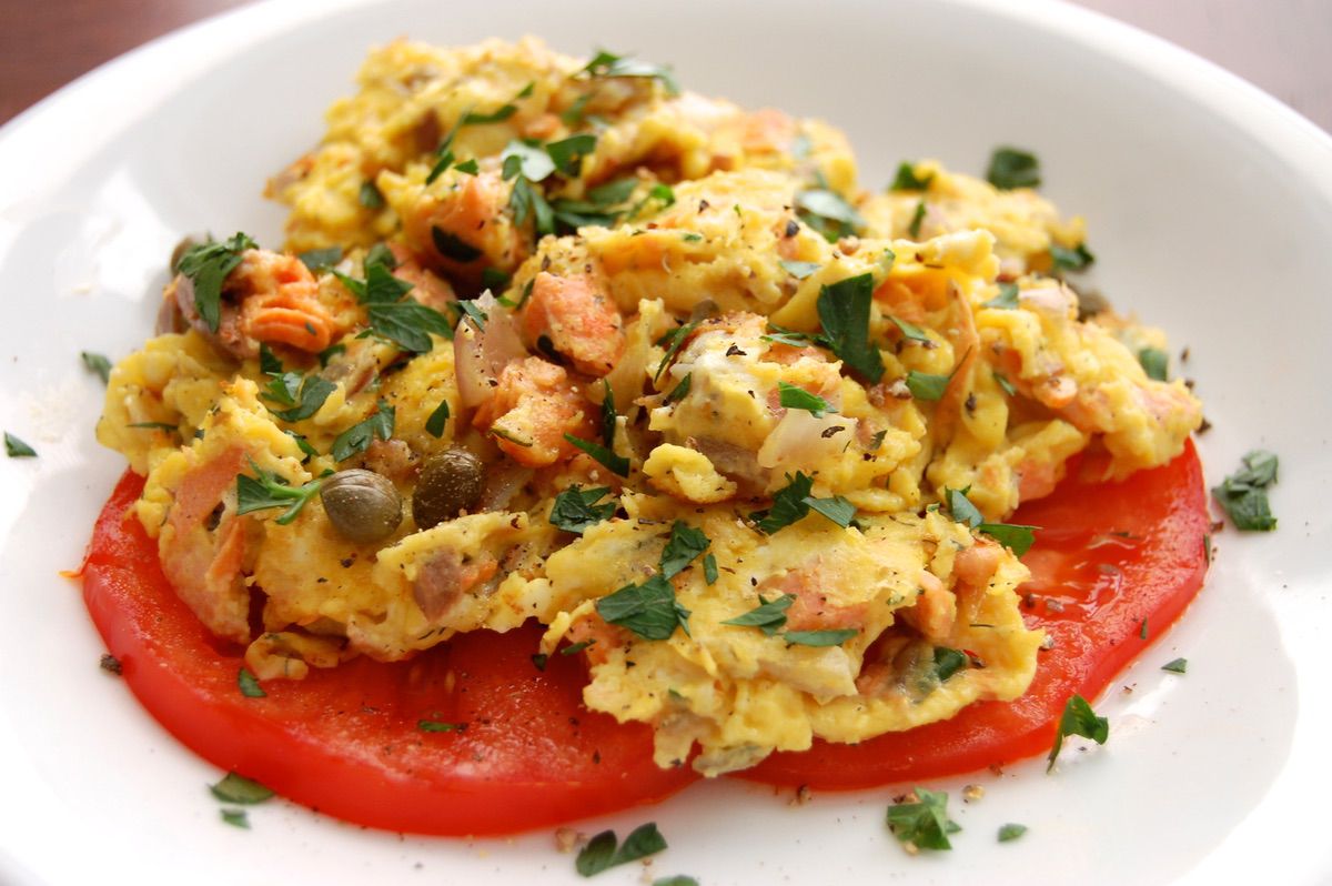 Smoky Scrambled Egg Skillet with Potatoes & Spinach Recipe