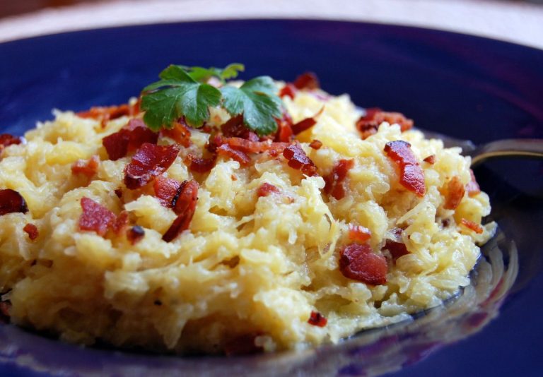 Spaghetti Squash Carbonara - Paleo Grubs